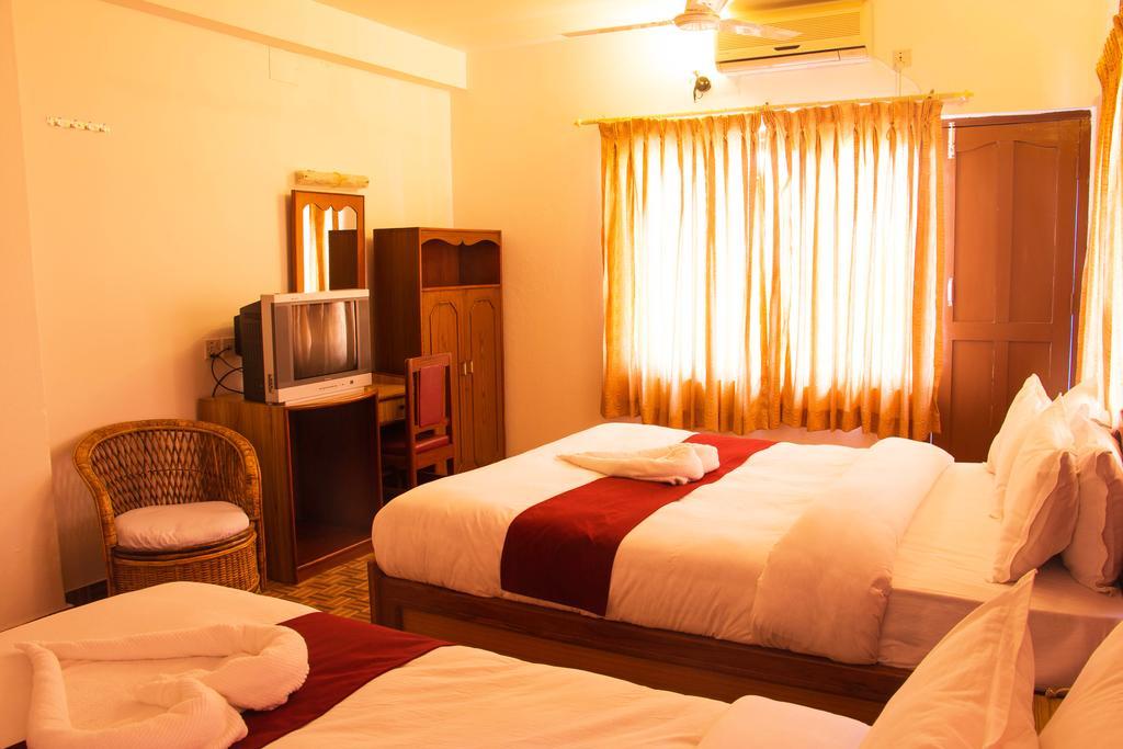 Hotel River Park Pokhara Exterior foto