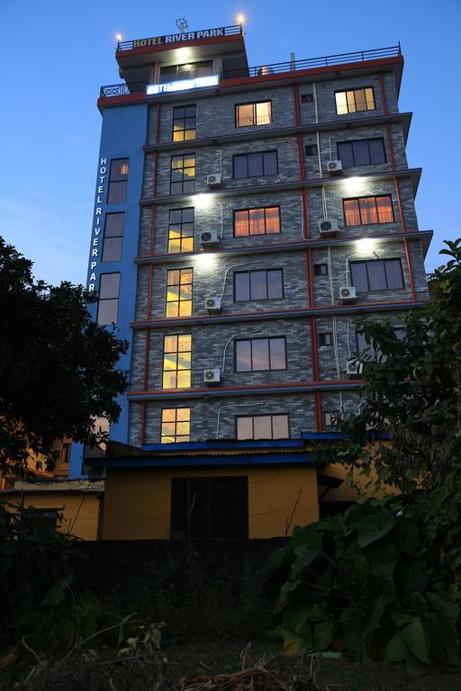 Hotel River Park Pokhara Exterior foto